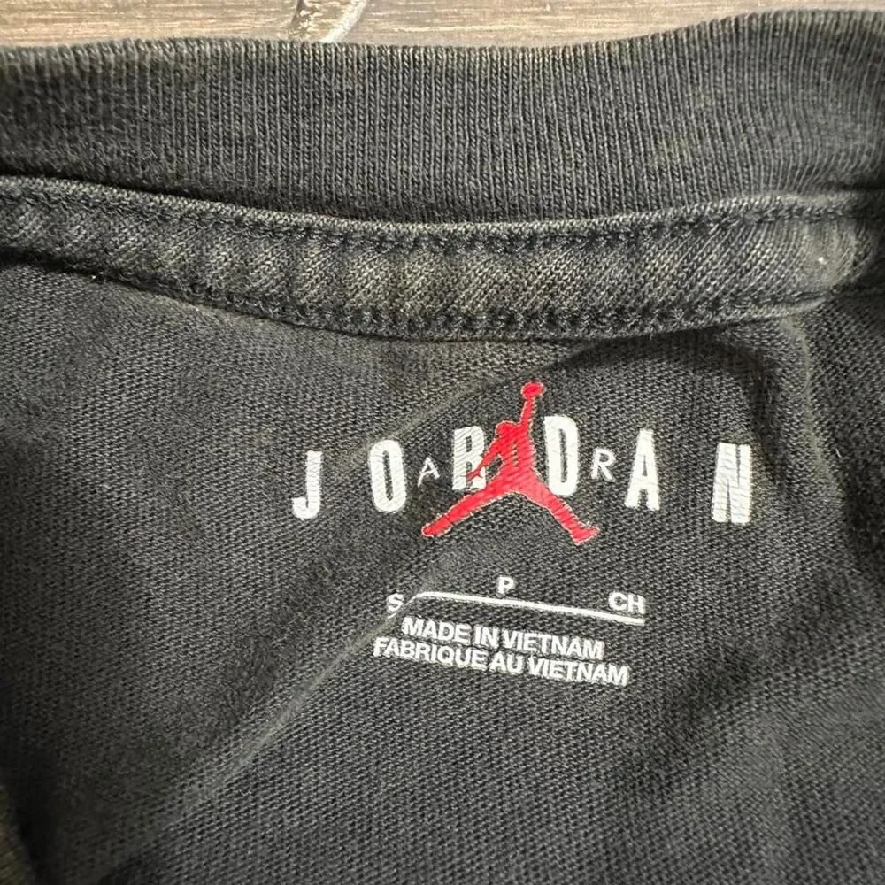 Jordan Men's Black and Grey T-shirt